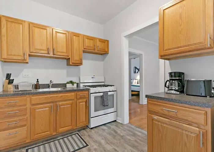 Well-furnished 1br In Popular Spot - Belmont J3 Апартаменты *