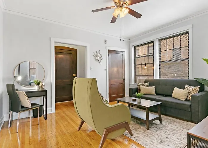 Well-furnished 1br In Popular Spot - Belmont J3 Апартаменты *